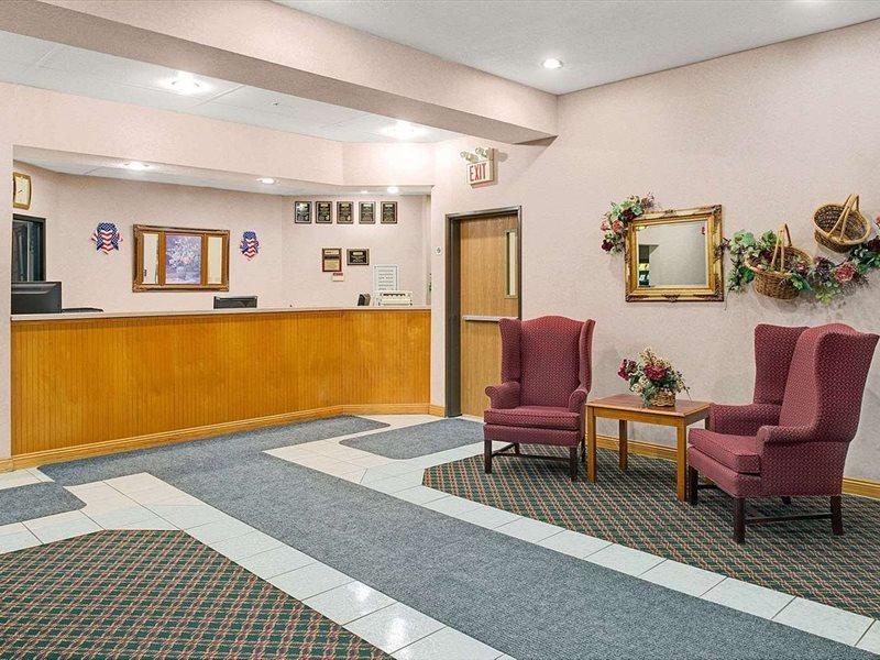 Travelodge By Wyndham St. Louis Berkeley Esterno foto
