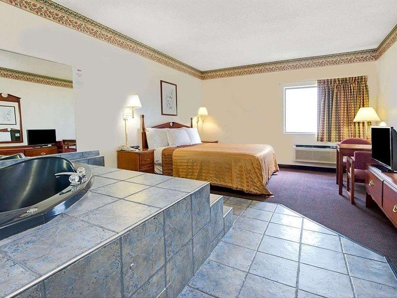 Travelodge By Wyndham St. Louis Berkeley Esterno foto