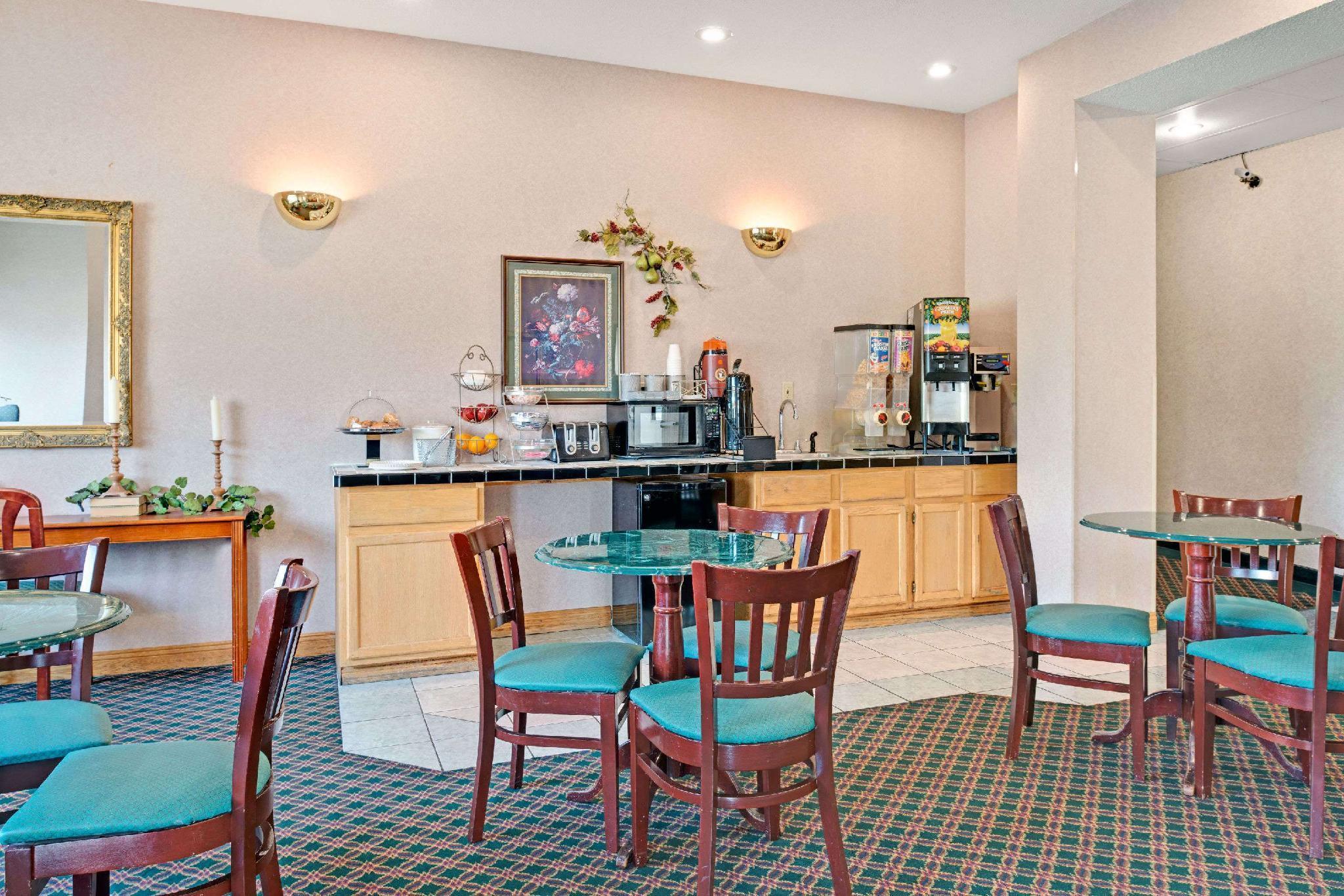 Travelodge By Wyndham St. Louis Berkeley Esterno foto