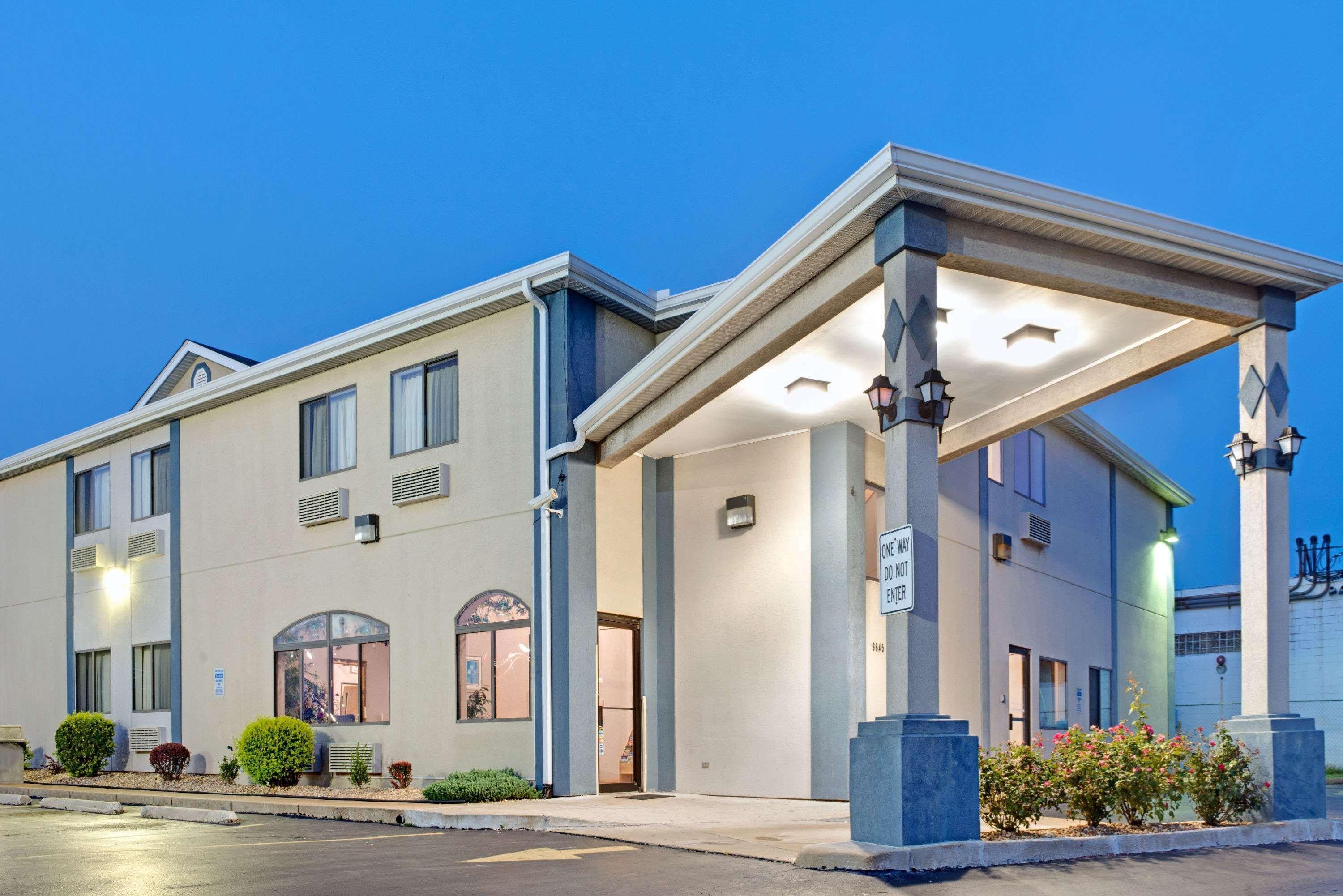 Travelodge By Wyndham St. Louis Berkeley Esterno foto