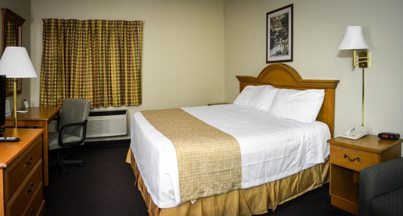 Travelodge By Wyndham St. Louis Berkeley Esterno foto